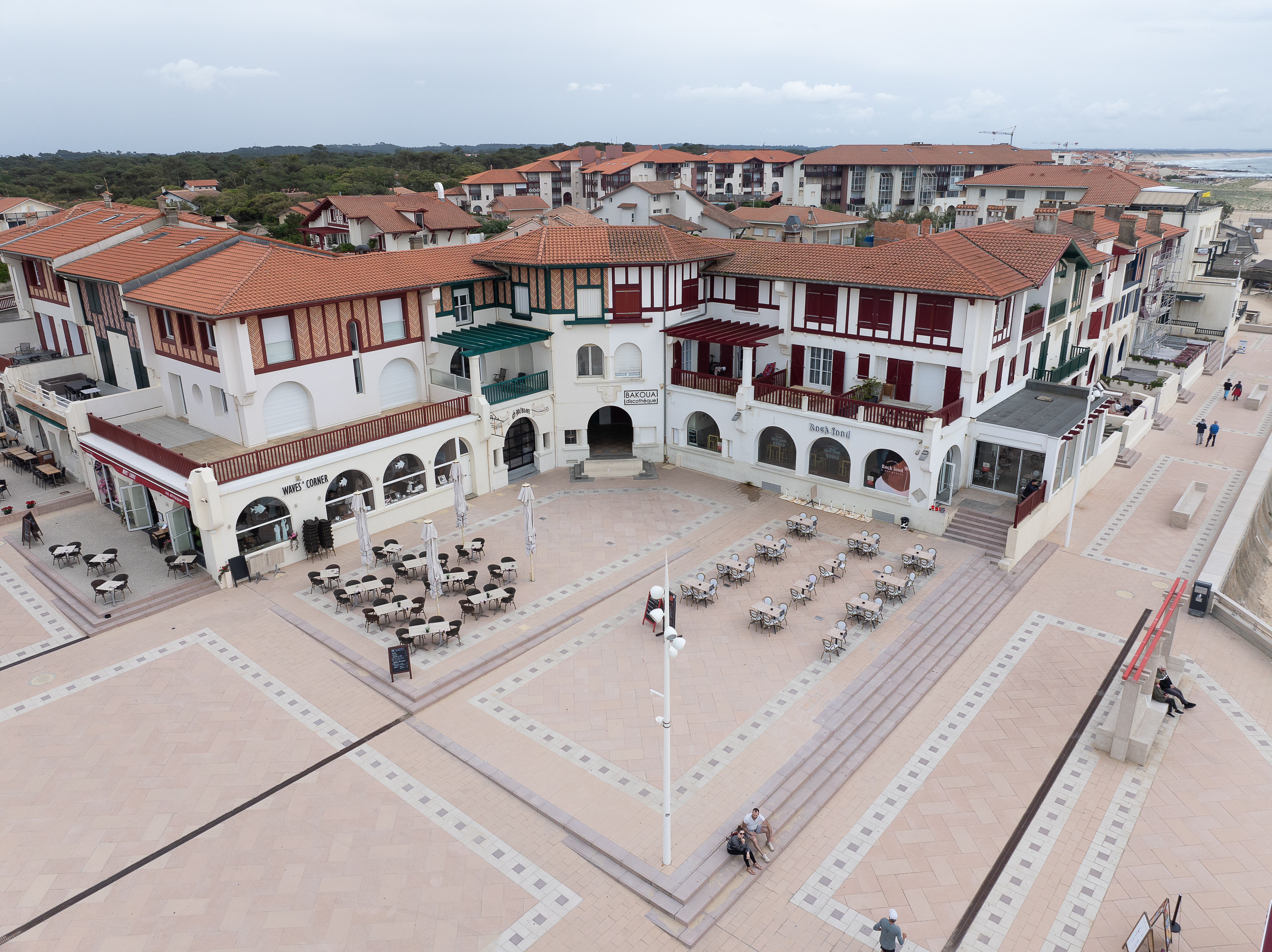 Renovation place des landais