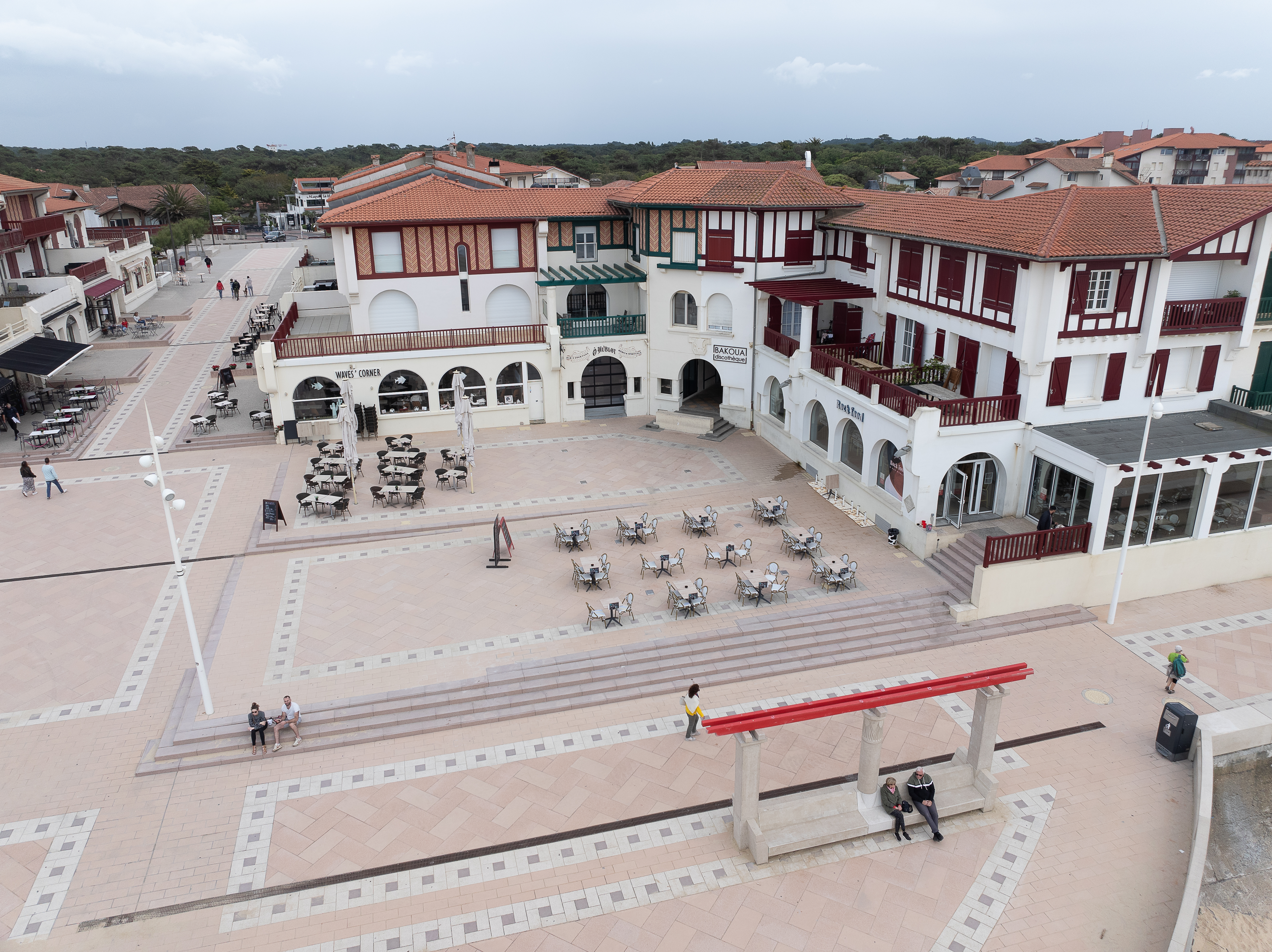Renovation place des landais
